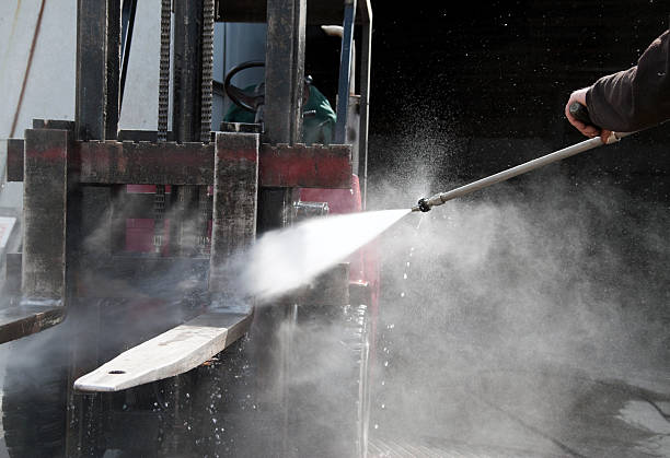 Best Driveway Pressure Washing  in Lexington Park, MD